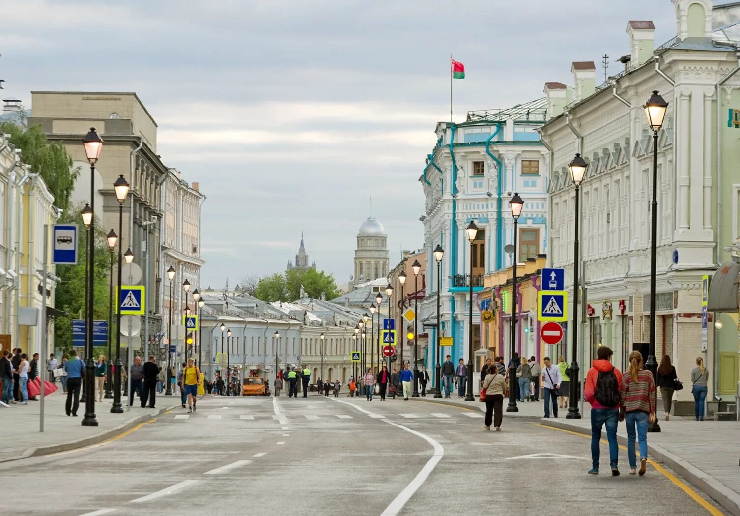 Москва центр города улицы. Центр москвы улицы. центральная улица. современные улицы россии.