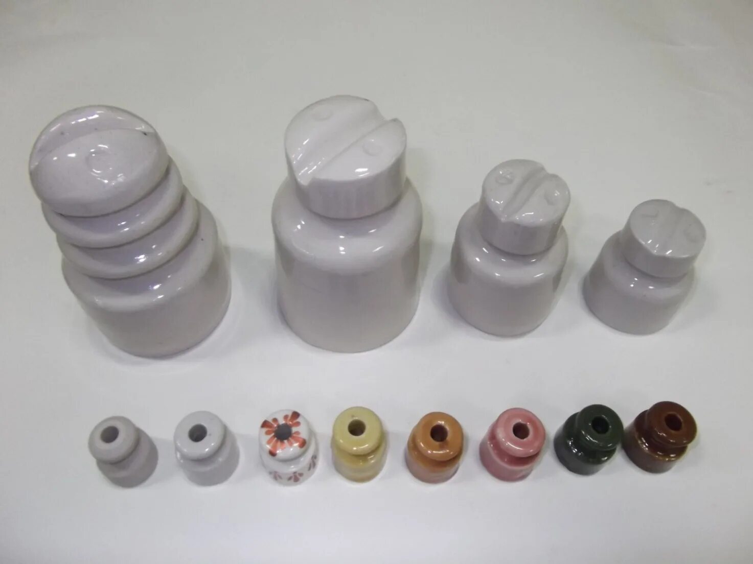 4 кв. 4 кв. изолятор керамический опорный 10 кв. 4 кв. изолятор шинный ио-30/8 d26 8кв (32101dek).