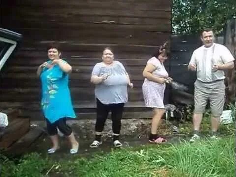 На селе навеселе