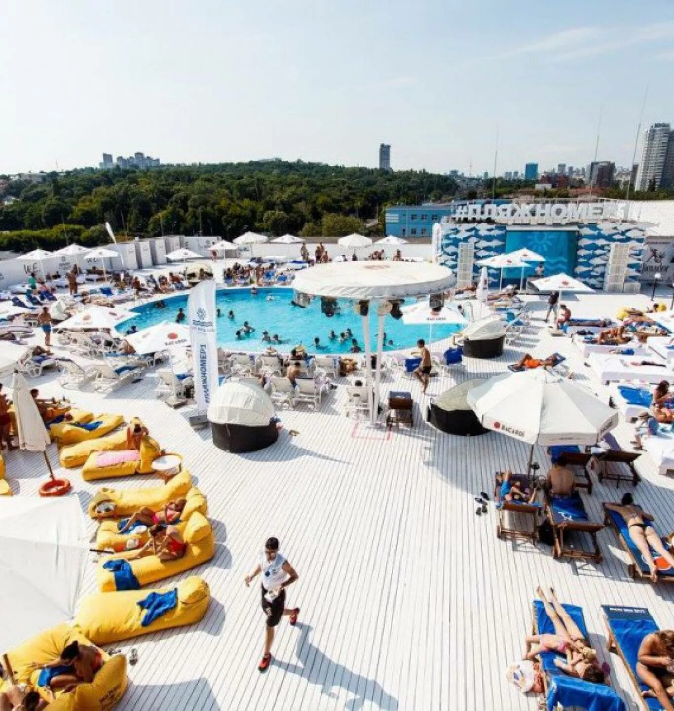 The beach club. Bora bora beach club анапа. Бичклабе white rock бали. Строгино пляж с бассейном. Riva beach club на палм джумейра.