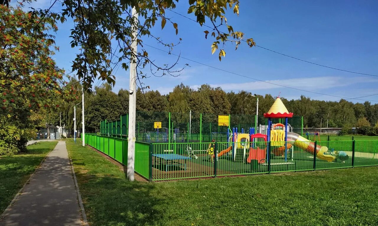 Снт агрохимик домодедовский район садовая 53. Кп сеченка парк. Кп барыбино парк. Коттеджный поселок village. Коттеджный поселок рэд домодедово.