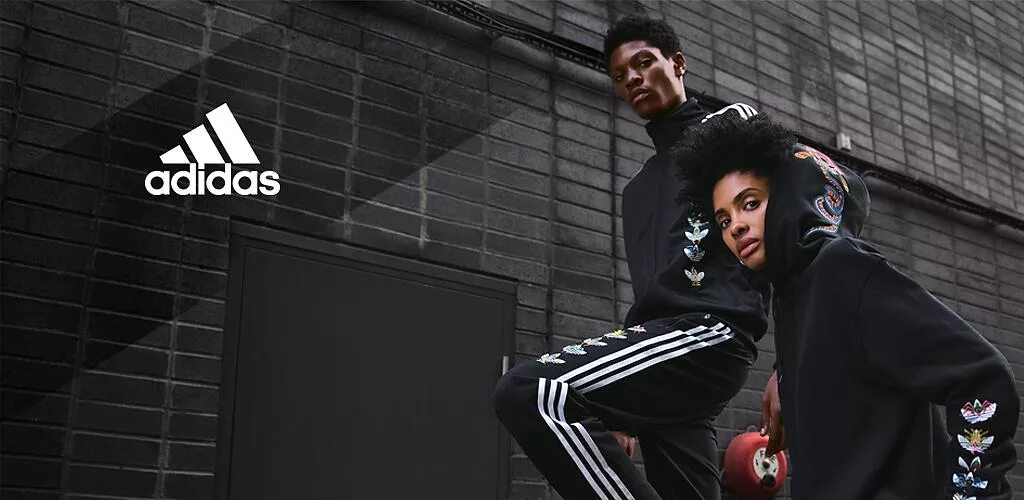 Приложение adidas. Адидас версии. Приложение adidas фото. Адидас версии 2015 года. Версии адидас