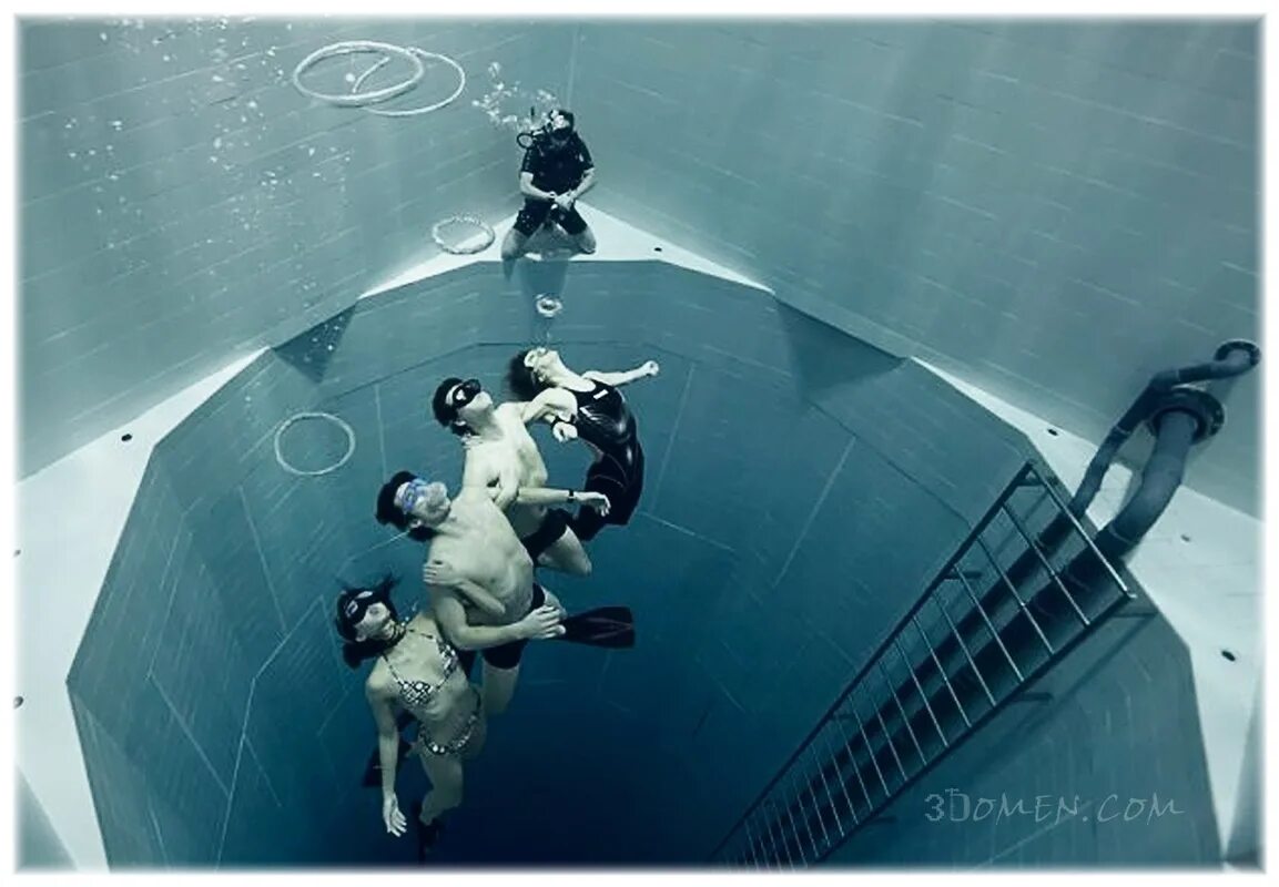 Как называется боязнь больших. Самый глубокий бассейн в мире Немо 33. Немо 33 Бельгия. Большие объекты под водой. Страшные бассейны.