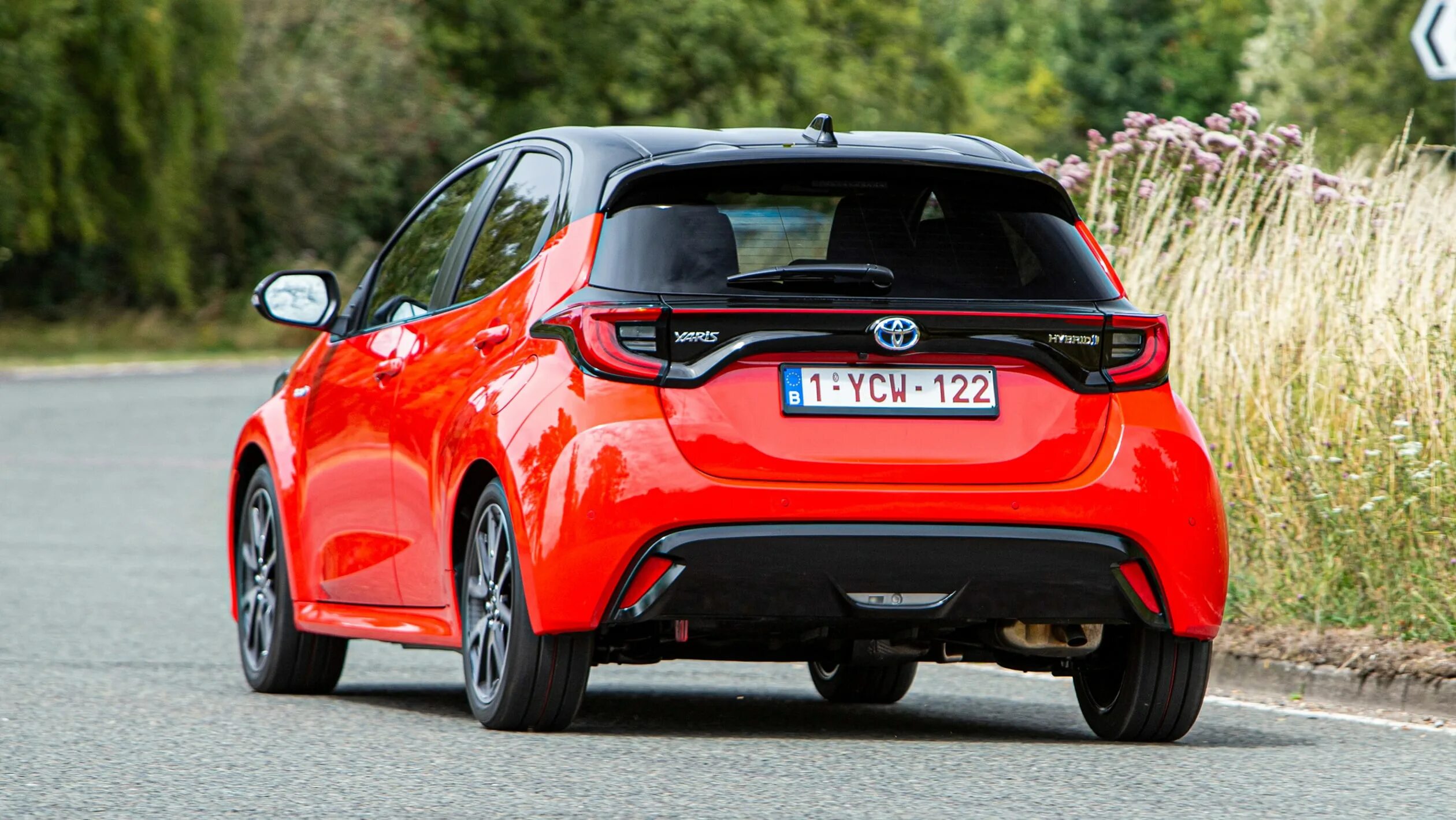 Toyota yaris gr 2020. Тойота yaris 2021. Тойота ярис 2021 года. Тойота ярис гибрид 2021. Toyota swift.