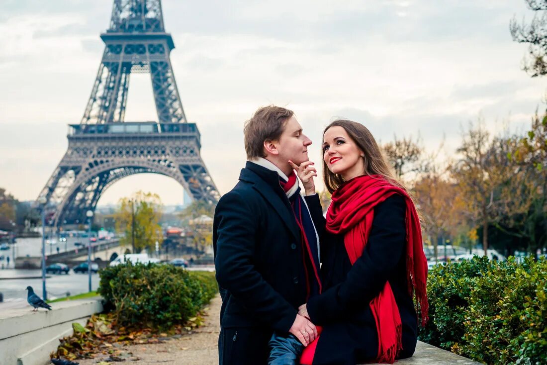 Фотосессия в париже. Мужчина и женщина в Париже. Love story Париж. Перень в перенже.