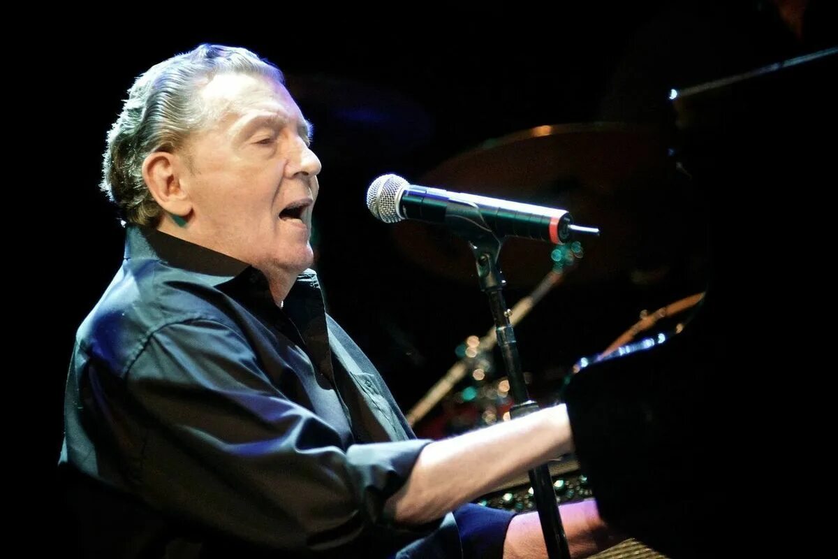 Jerry lee lewis молодой. Джерри ли льюис. Джерри ли льюис лучшие. Jerry lee lewis 2022. Jerry lee lewis.