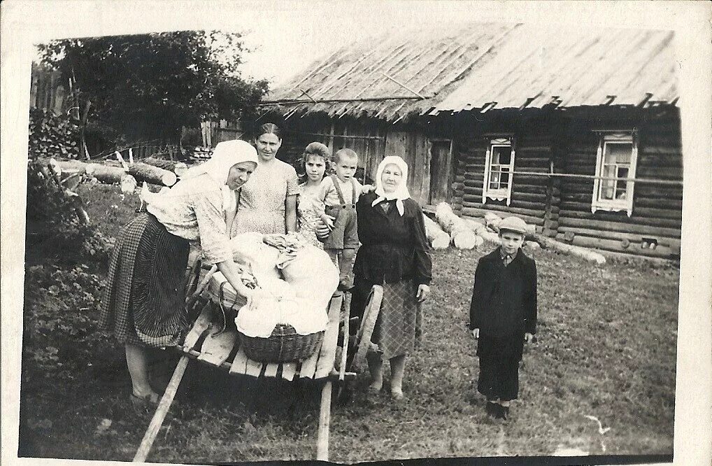Старые деревни живущие люди. Советская деревня. деревня жителей. старые жители деревни. советская деревня 1940.