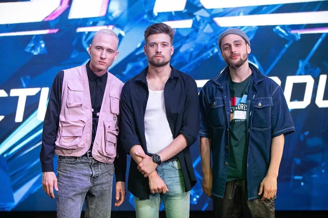 иван степанюк шоу танцы. данила корсунцев. танцы три парня. танце макс. танцы на тнт трио драма кингс.