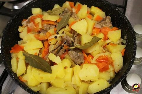 Рагу из овощей с мясом в кастрюле