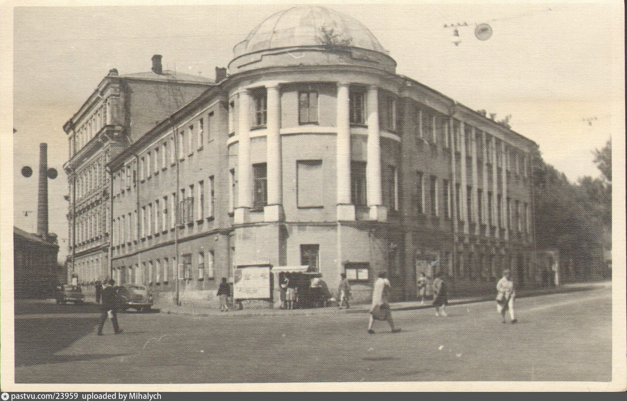 Московская классическая гимназия. Пятая московская гимназия пастернак. пятая классическая московская гимназия маяковский. гимназия 5 москва маяковский. здание 5-й московской гимназии на углу молчановки и поварской.