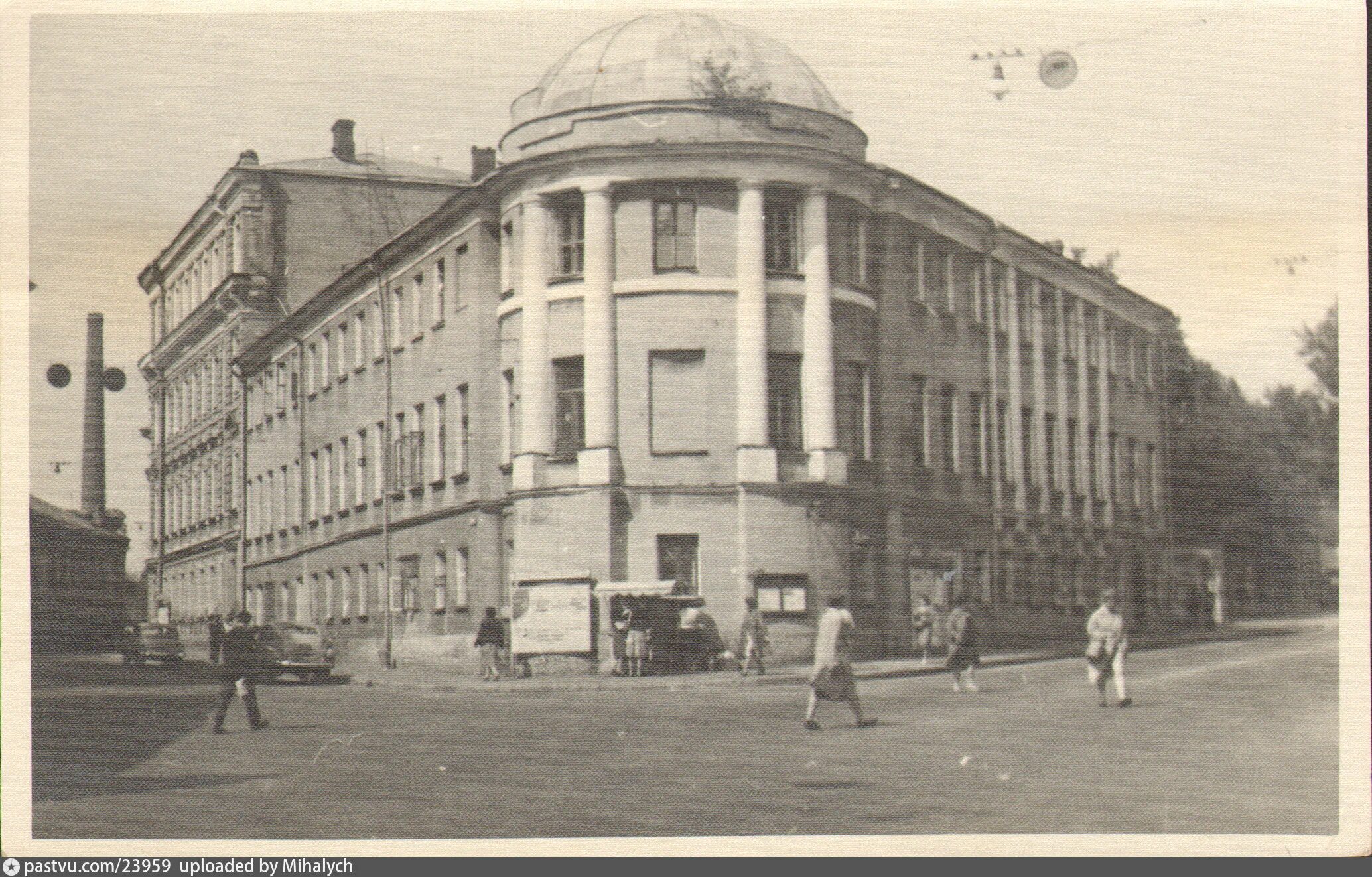 Московская классическая гимназия. Пятая Московская гимназия Пастернак. Пятая классическая Московская гимназия Маяковский. Гимназия 5 Москва Маяковский. Здание 5-й Московской гимназии на углу Молчановки и поварской.