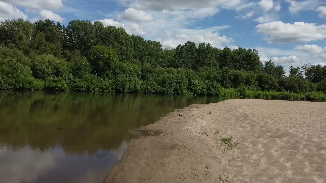 Река искитим. Река Бердь Искитим. Река Бердь в Маслянино. Река Бердь Искитим фото. Пирс на реке Бердь Искитим.