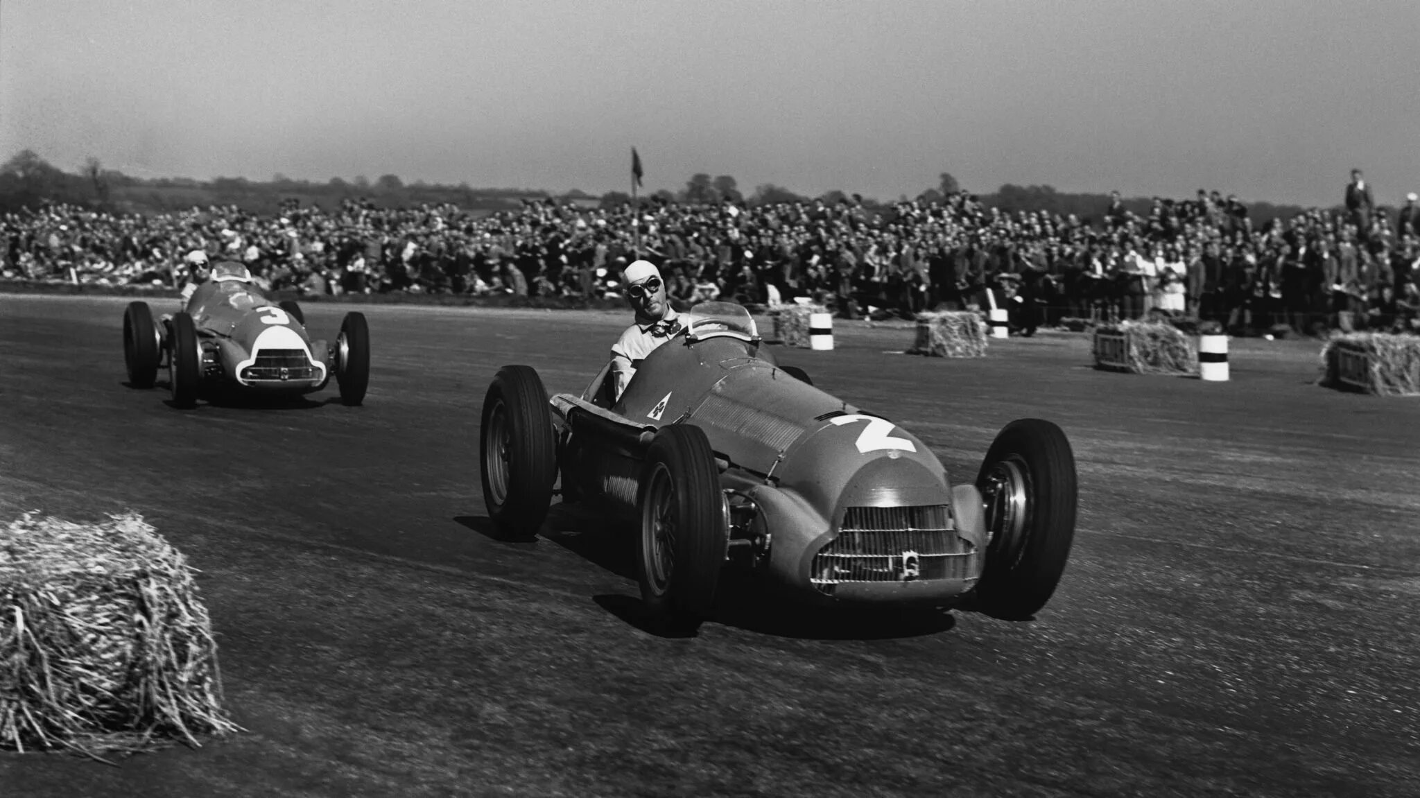 Старый гоняла. Гран при Сильверстоун 1950. Alfa Romeo 1950. Alfa Romeo 158 1950. Alfa Romeo Grand prix 1930.