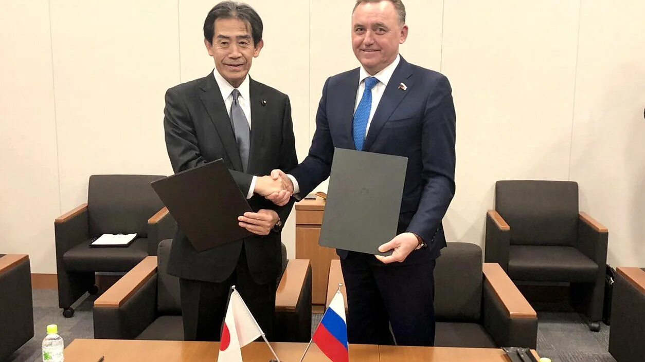 Ассоциации российско-японской дружбы. Японии подписал в Киеве.