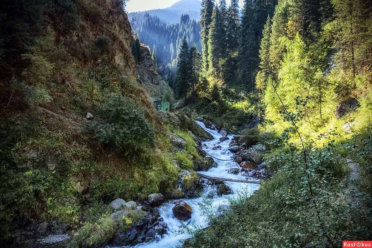 горы алма-арасан. алма арасан алматы фото. ущелье алмарасан. ущелье алмарасан в алматы. ущелье алмарасан.