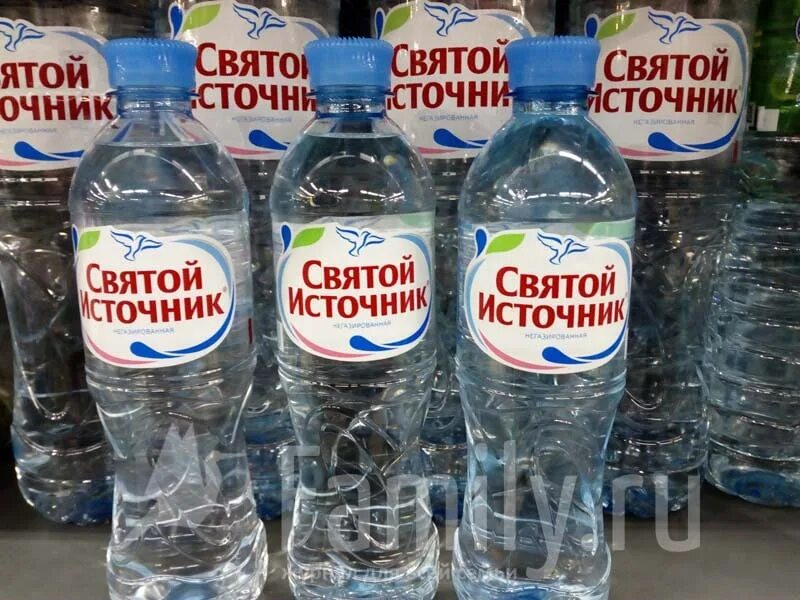 Минеральная вода святой источник где производят. 75. Святой источник 1,5о газ. Святой источник вода логотип. Святой источник вода 2 литра.