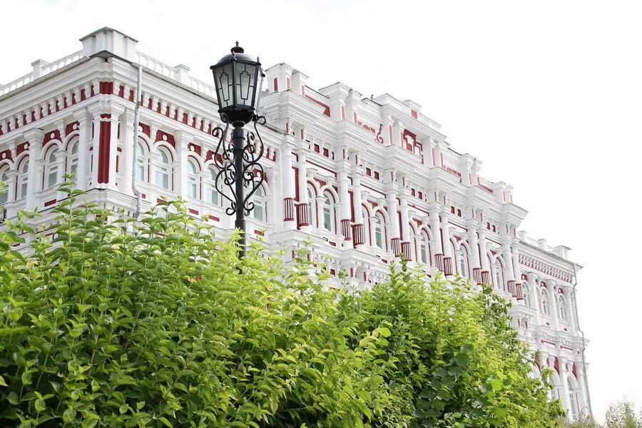 Дом офицеров луга. Дом офицеров курск. здание дворянского собрания (курск). концертный зал свиридовский курск. здание дворянского собрания курск 2025.