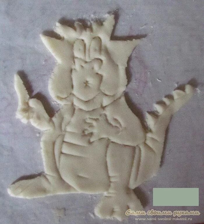 китайский дракон из соленого теста. поделки из соленого теста год дракона. дракон из соленого теста. дракон из соленого теста. дракончик из соленого теста.