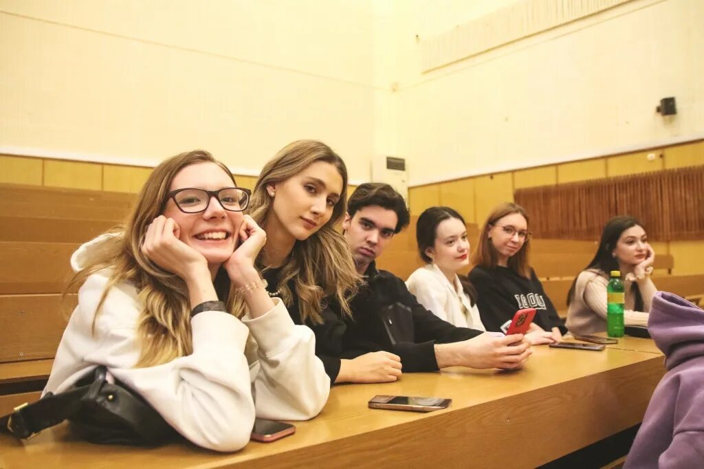 Обучение на факультете журналистики. Челгу журналистика. Журналистика вузы. Бгу факультет журналистики иркутск. Изучение истории в вузах станет обязательным с 1 сентября 2023 года.