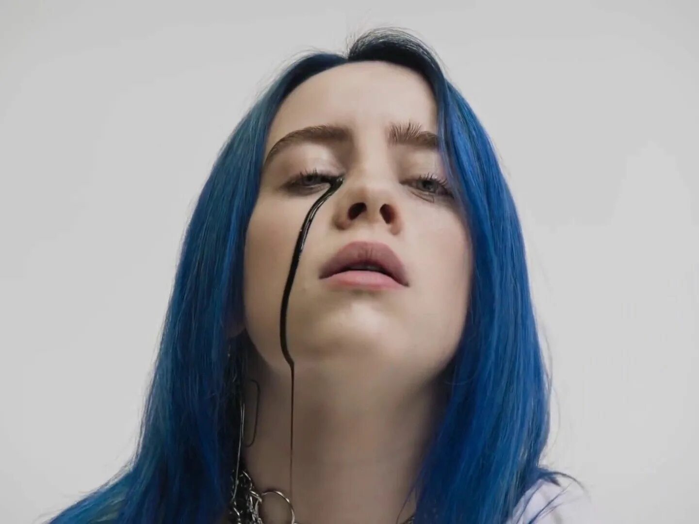 Билли айлиш синие обои на пк. Billie eilish blue. Билли алеш. True blue billie eilish lyrics. Айлиш.