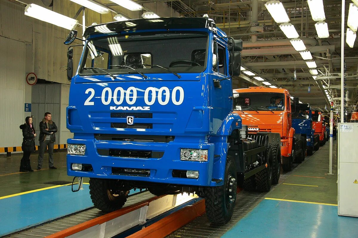 Фото камаза. КАМАЗ 2022 года тягач. Миллионный КАМАЗ 5320. Первые тягачи КАМАЗ. КАМАЗ 1 поколения.