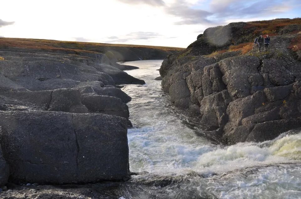 Водопады ю. Водопад Хальмер-ю. Водопад Хальмер-ю в Воркуте. Водопад Буредан Республики Коми. Водопад на реке Хальмерью Воркута.