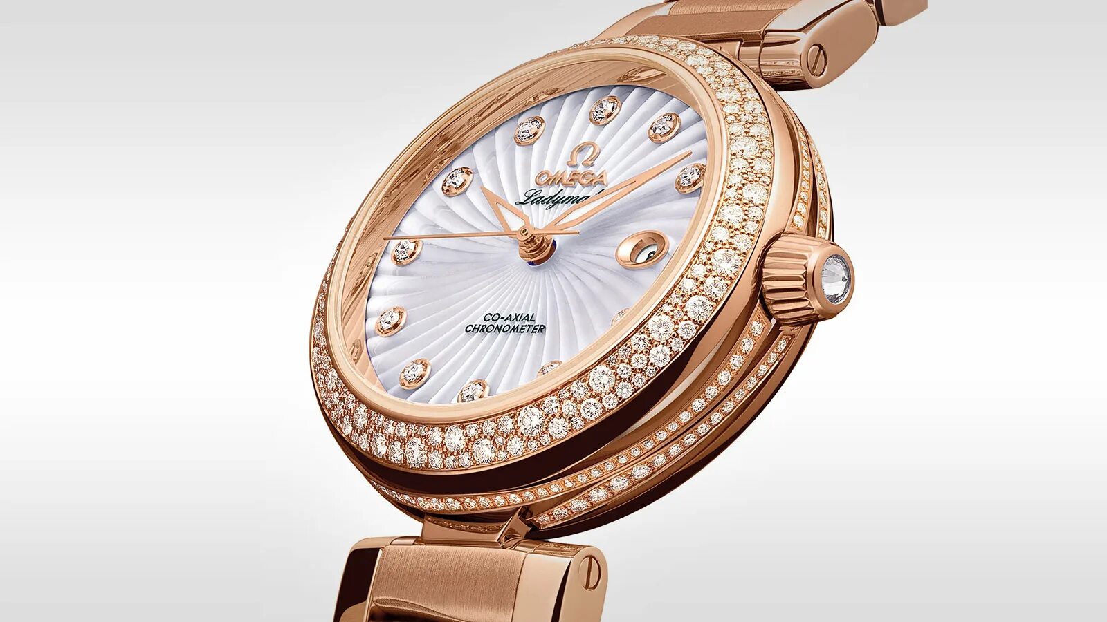 Omega de ville Ladymatic Gold. Часы Омега женские золотые. Omega часы золотые женские. Механизм Omega женских золотых часов.