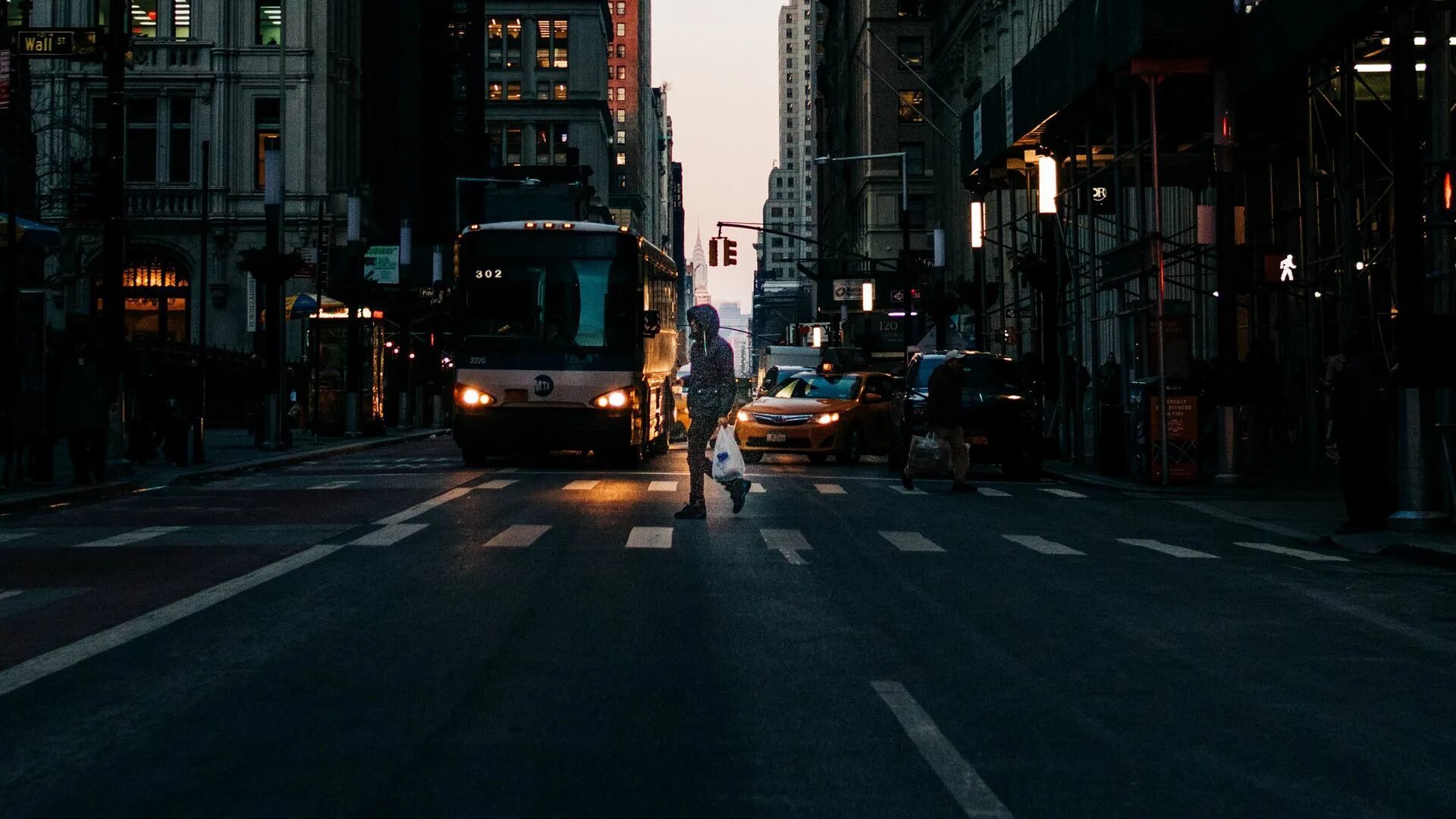 I live in city in street. Уолл стрит обои. wallpaper район улица. обои с движением. необычные обои wall street.