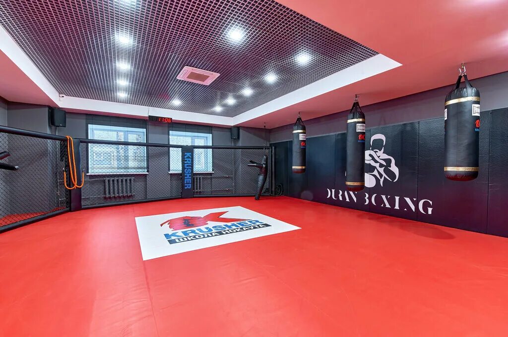 Фитнес клуб боевые искусства. Андеграунд зал тренажерный. Fitness fight club. Бойцовский клуб 18 нагатинская. Файт фитнес.