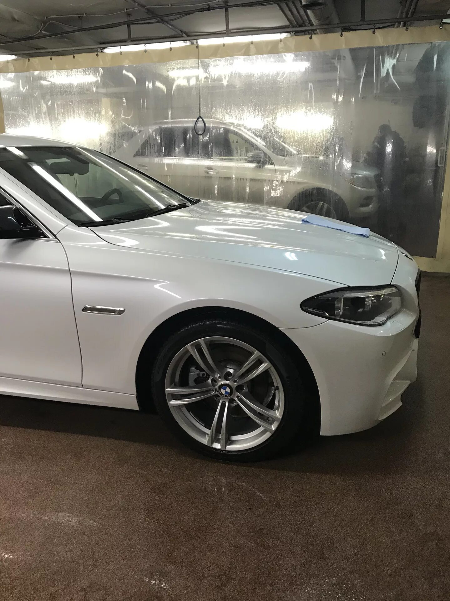 Диски f10. М диски на бмв f10. диски на бмв f10 r19. bmw 5 f10 r19. 408 стиль bmw f10.