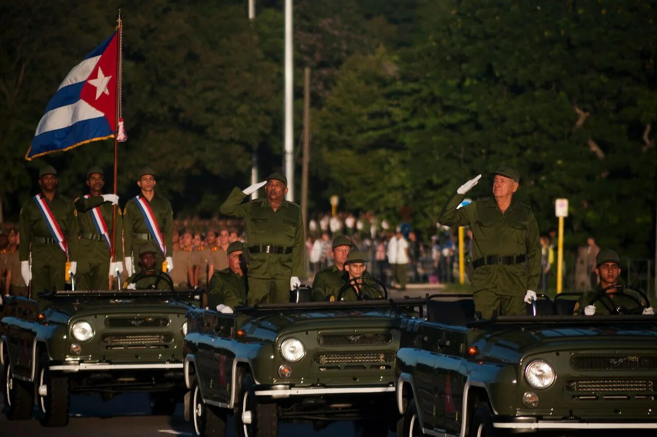 Кубинские военные. Военный парад Куба. Парад на Кубе. Военный парад на Кубе. Куба Военная форма.