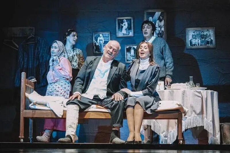 спектакль. хорошо что я такой спектакль. театр спектакль. иркутск спектакль сегодня. хорошо что я такой спектакль.