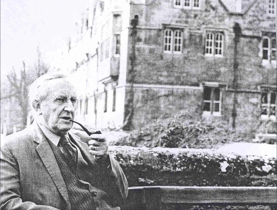 Джон рональд руэл толкин (1892-1973). Джон рональд руэл толкин портрет. История толкина. Р. John ronald reuel tolkien.