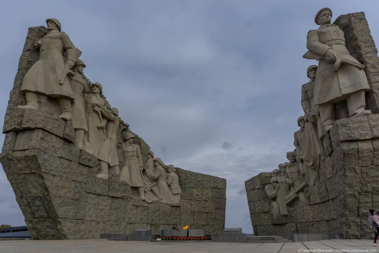 Самбек ростовская область. Самбекские высоты таганрог. донской военно исторический музей самбек. самбекские высоты музей. самбекские горы.