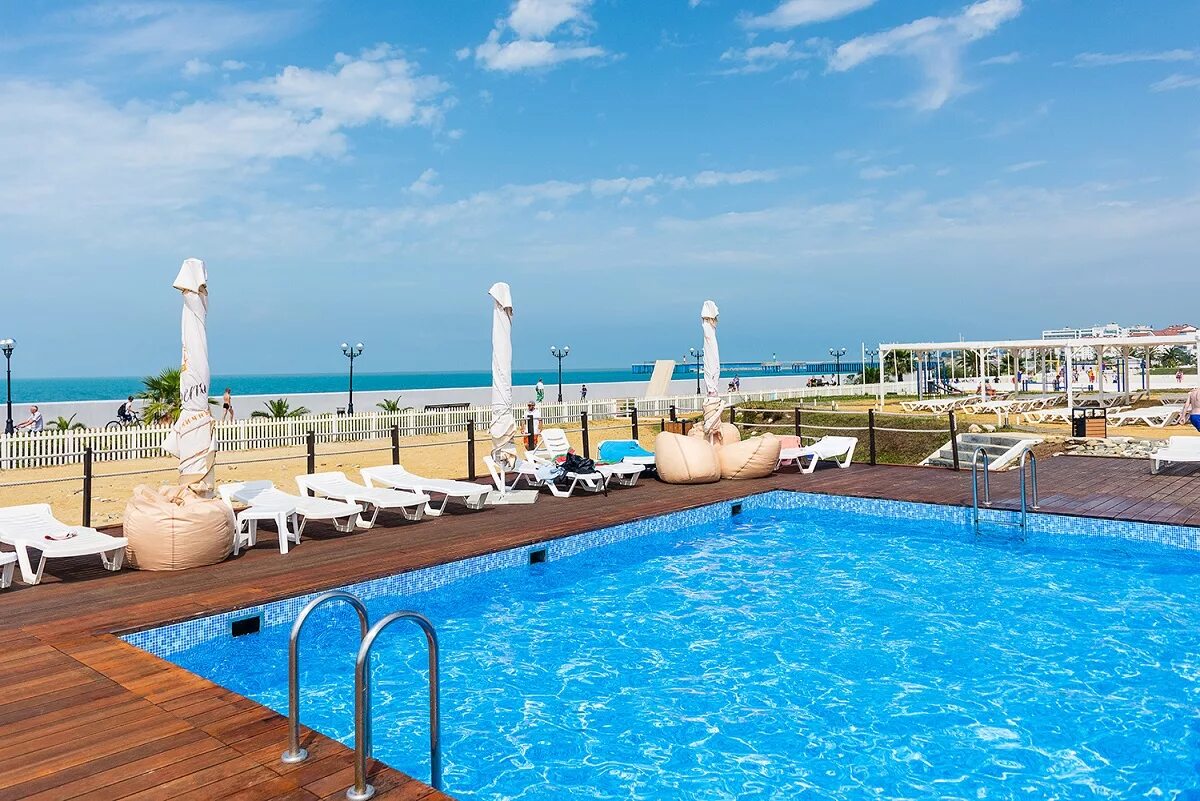 пляж имеретинский сочи бассейн. прометей лазаревское пляж. пляж санатория аквалоо. ателика сокол сочи. отель прометей клуб лазаревское.