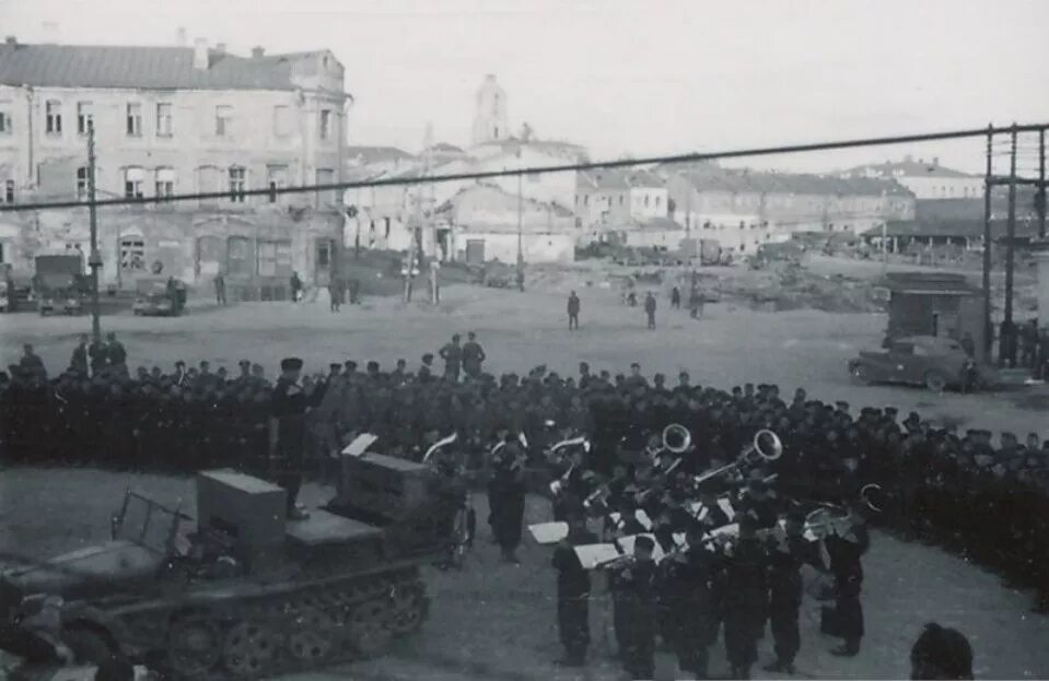 Вязьма 1943. Смоленск 1941 отступающие. Смоленск 1941 год оккупация. Вязьма в годы войны 1941-1945. Вяземский военный