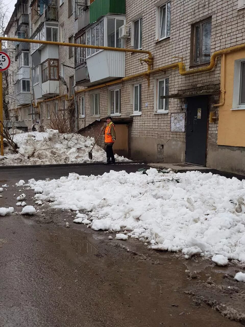 Кто убирает придомовую территорию