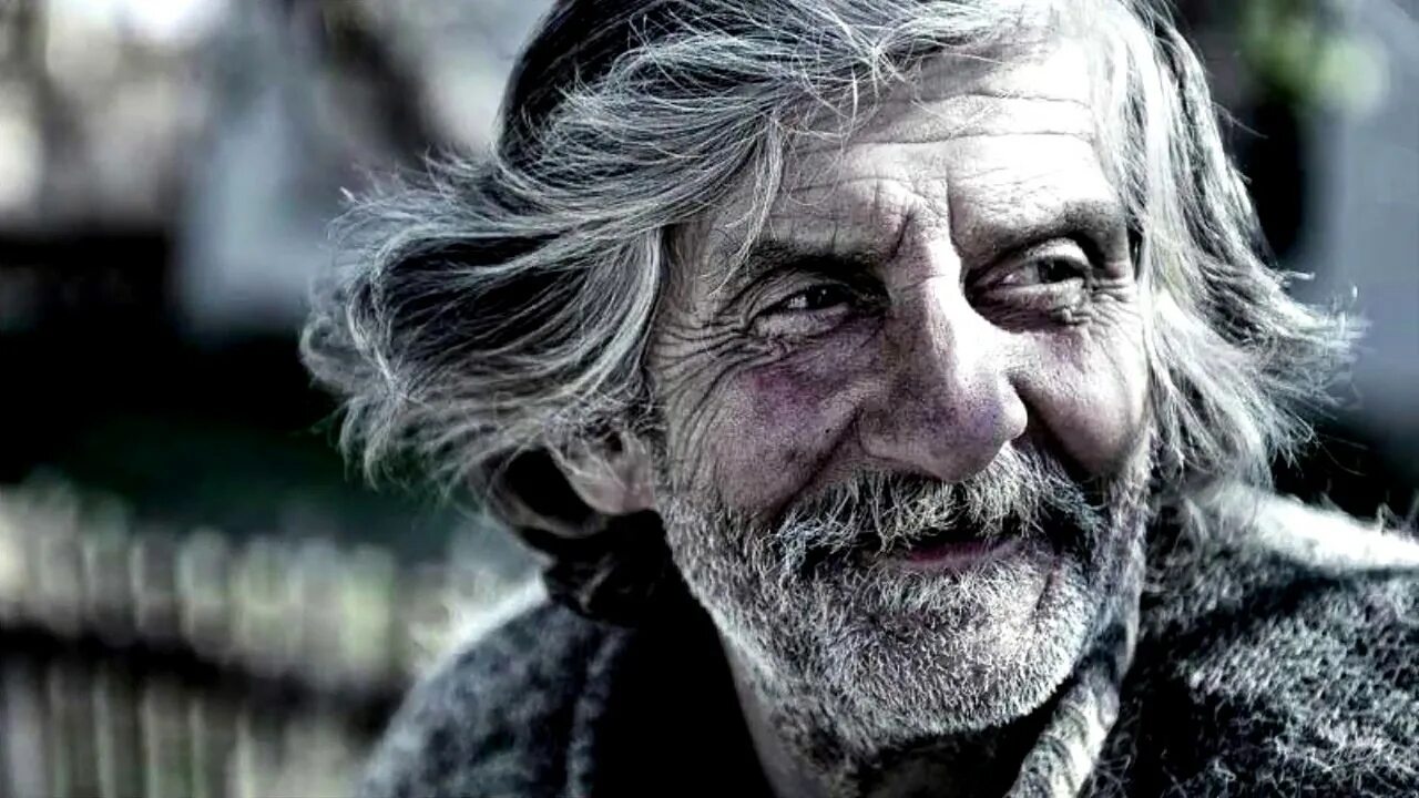 Клип где старик. Ангел негр. Клип со стариками. Клип со старичками. Клип где старик.