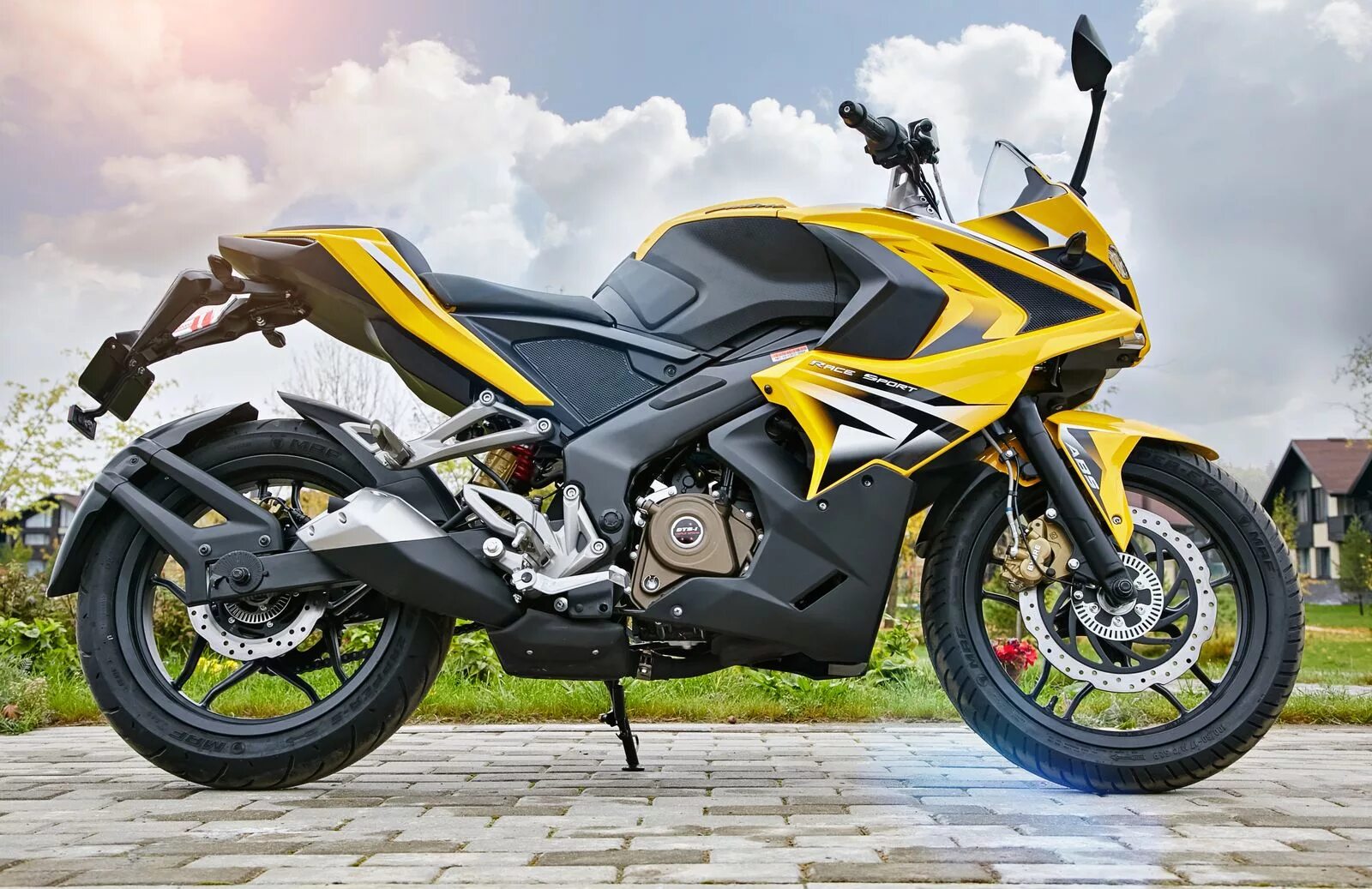 Bajaj pulsar. Баджадж Пульсар 200 RS. Bajaj Pulsar RS 200. Мотоцикл Bajaj Pulsar RS 200. Pulsar rs200.