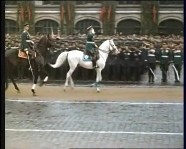 Жуков на параде Победы 1945. Маршал Жуков на коне парад Победы 1945. Маршал Жуков на параде Победы 1945 года.