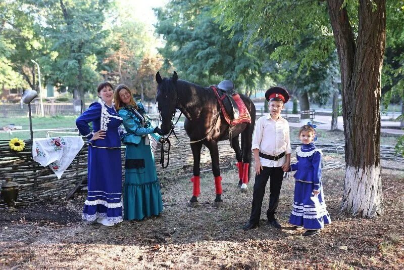 казачьи традиции посажение на коня. сделать в новошахтинске. сделать в новошахтинске. сделать в новошахтинске. сделать в новошахтинске.