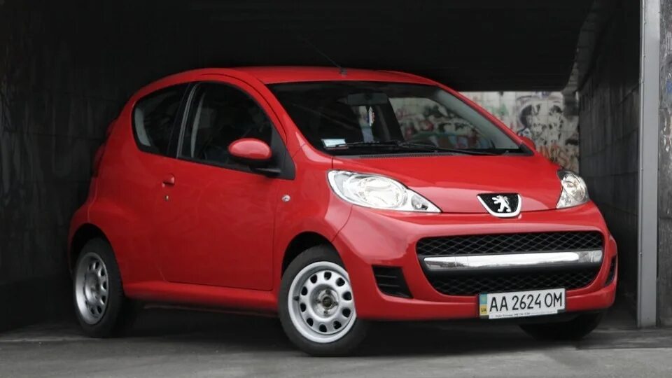 Пежо б у авито. Peugeot 107. Машина Пежо 107. Пежо 107 купе. Peugeot 107 Aardenburg.