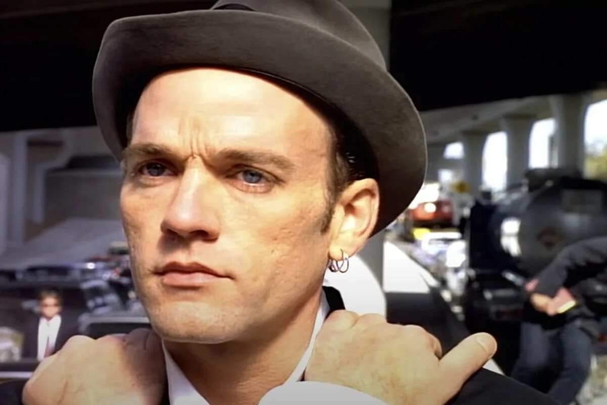 Hurt rem. Everybody hurts. r.e.m..
