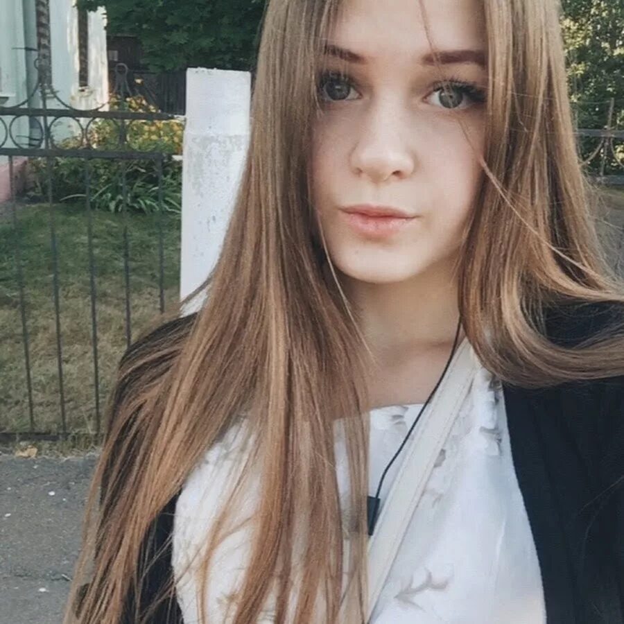 Пятнадцать девушек. Вика Москвина. Девушка 15 лет. Красивые девушки 14-15 лет.