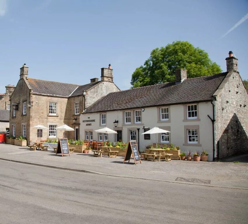 Девоншир. Девоншир Англия. Хартингтон город в Англии. Отель «Devonshire Arms at Beeley - Chatsworth» в Шеффилде Англия. Девоншир посещение.