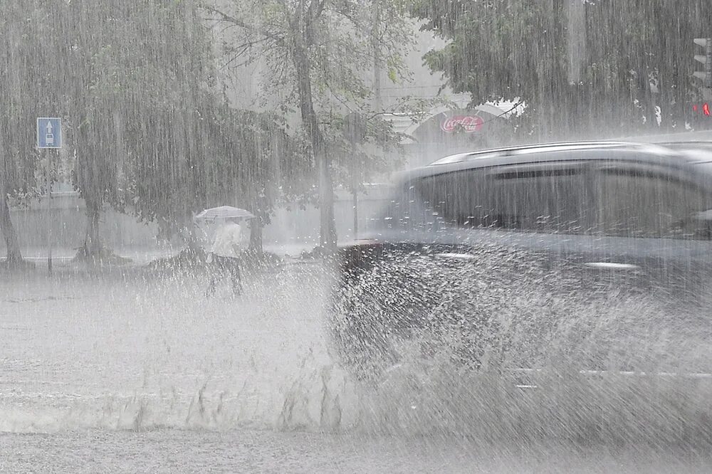 ливень число. проливной ливень. ливень и ветер в москве. метеорологические чс природного характера. ливневые дожди.