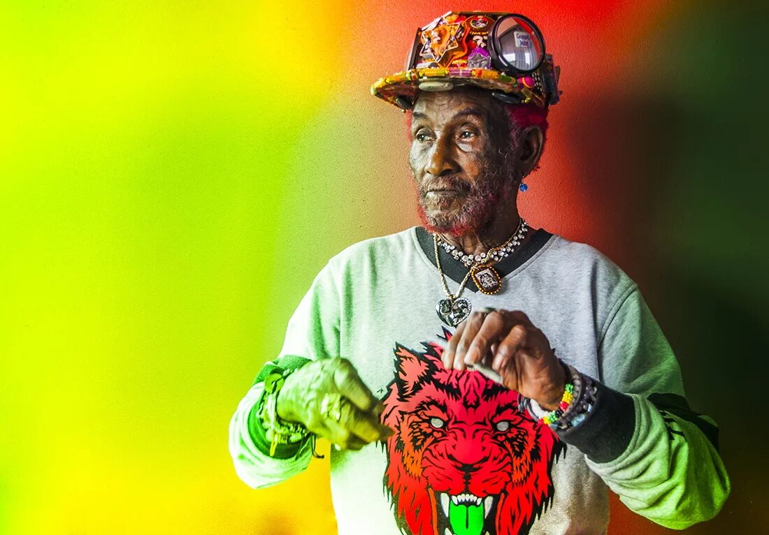 Scratch perry. Перри, ли. ли скрэтч пэрри. lee scratch. скретч перри ли перри.