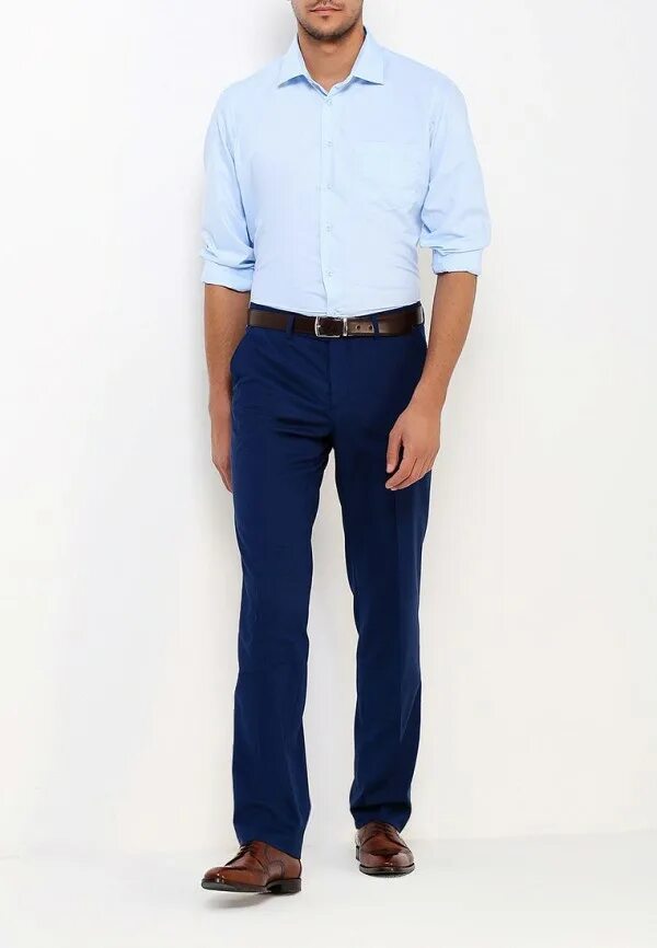 Темно синие брюки рубашка. Синие брюки с рубашкой мужские. Туфли под синие брюки. Синие брюки голубая рубашка. Синие голубые брюки мужские.