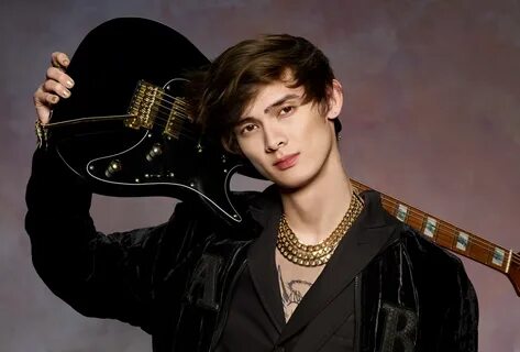 Is Tim Henson The Guitarist Married To Angelica Paris? 