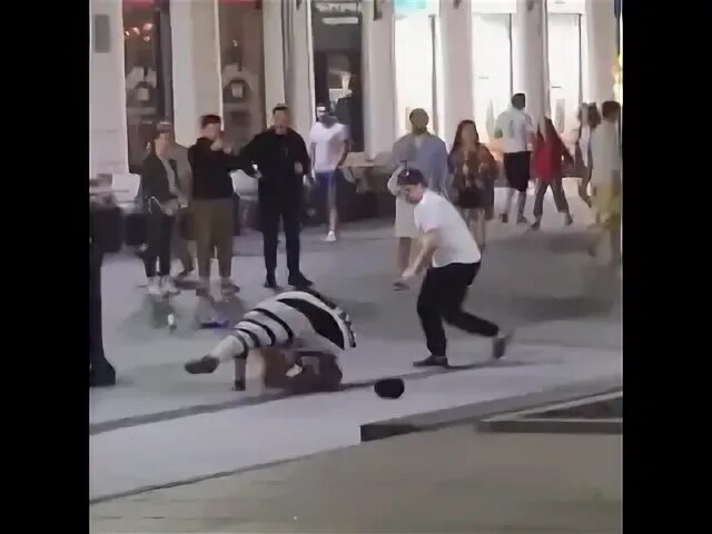 Избили аниматоров